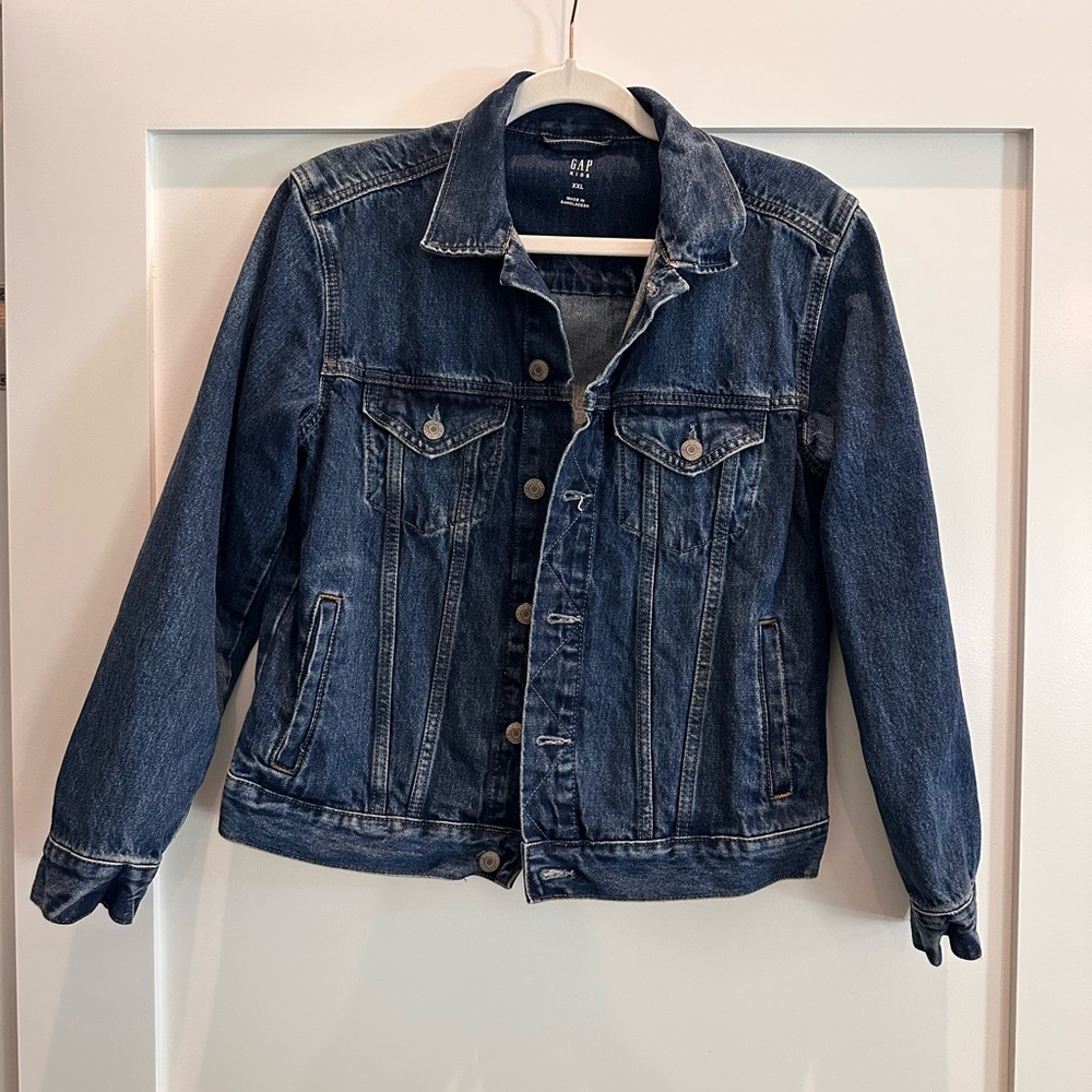 Kids GAP Jean jacket barely used! 14/16 or XXL